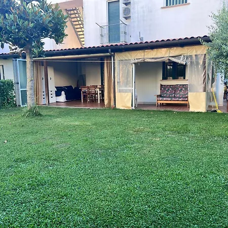 Azalee Con Giardino Al Mare 아파트