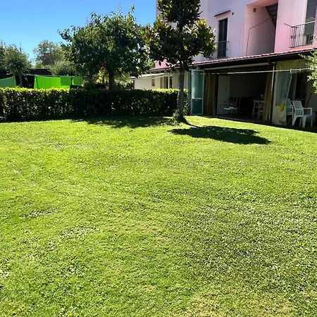 Azalee Con Giardino Al Mare דירה *