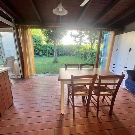 Azalee Con Giardino Al Mare דירה