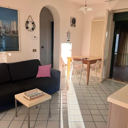 Azalee Con Giardino Al Mare