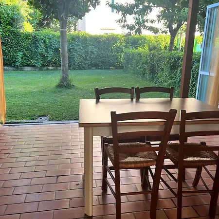 Azalee Con Giardino Al Mare