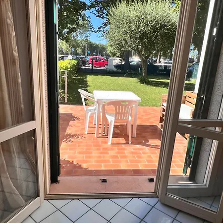 Azalee Con Giardino Al Mare Apartmán