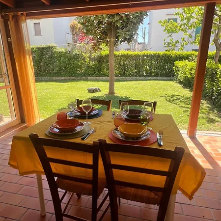 Azalee Con Giardino Al Mare